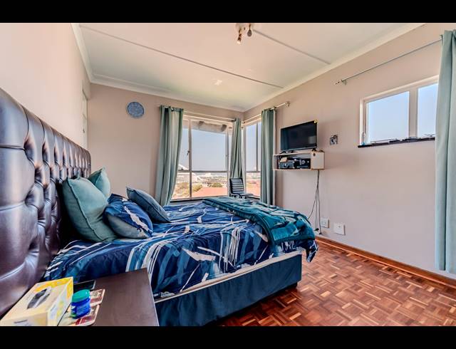 3 BEDROOM FLAT FOR SALE IN MORNINGSIDE